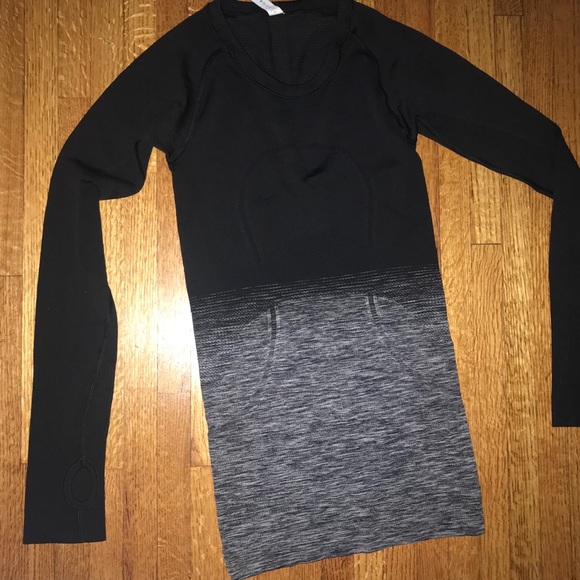 Lululemon women’s athletic top